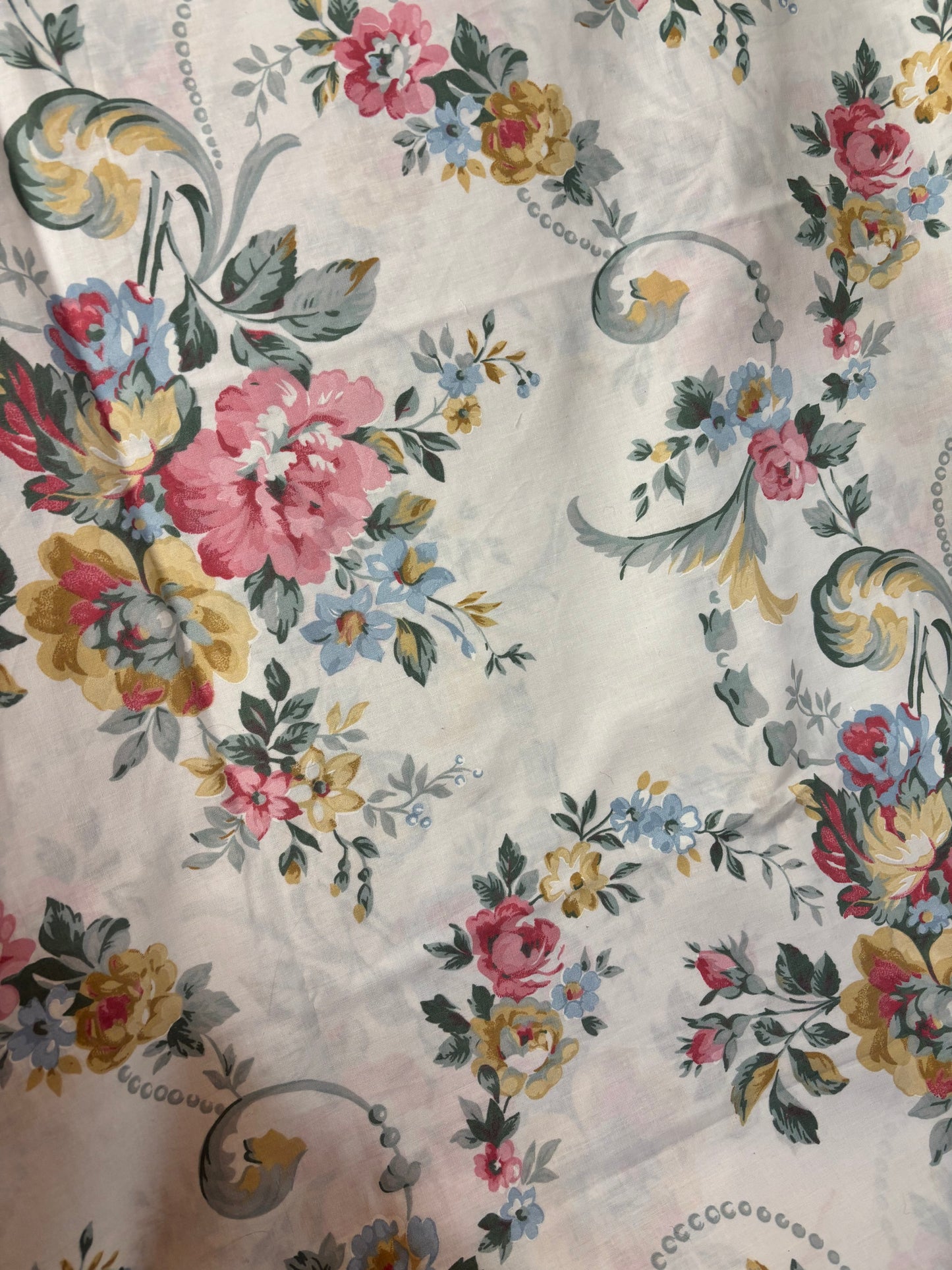 Pastel floral (up to 2-3 years only)